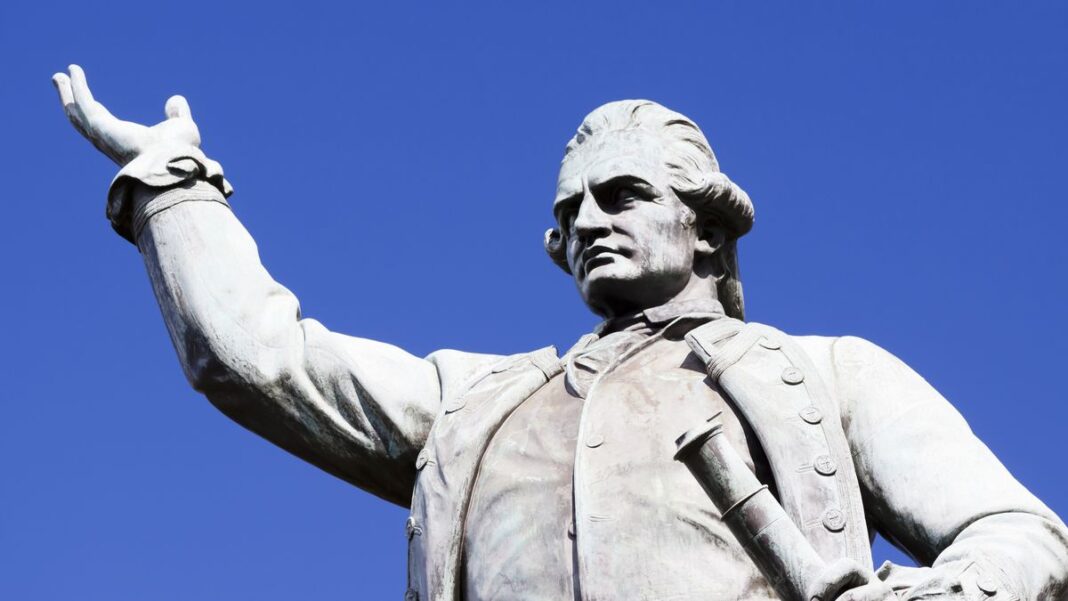 Two people have been arrested for damaging a statue of James Cook in Sydney. (Getty)