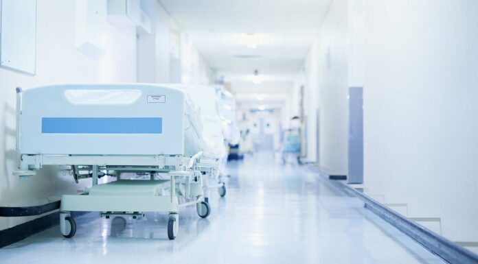 위장한 잠복 경찰과 음란한 온라인 채팅시도한 NSW 간호사 체포 A nurse who said he was a sex addict has agreed to be deregistered after making inappropriate remarks. (Getty)