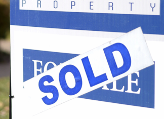 호주, 모기지 보유자들 주택 대출 기간과 수천 달러의 부채 추가 중 The average home loan in Australia is over $600,000. (AAP)