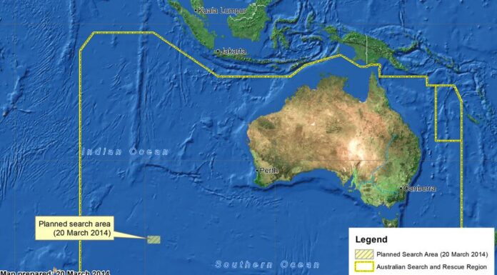 ‘완벽한 은신처’: 호주 과학자, 사라진 비행기 MH370이 있을 수 있는 곳 공개 This Satellite image made available by the AMSA (Australian Maritime Safety Authority) shows a map of the planned search area for missing Malaysian Airlines Flight MH370 on March 20, 2014.