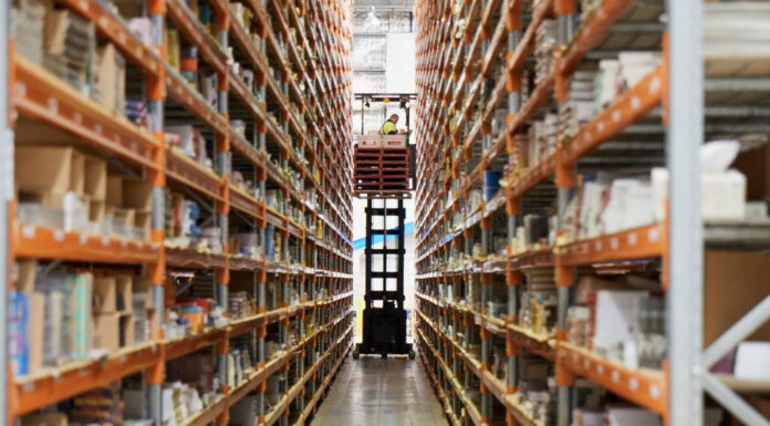 digiDirect 창업자, 호주 Booktopia 재정 붕괴로부터 구해 Booktopia benefited hugely from a surge in book buying during the pandemic. Picture Australia Post