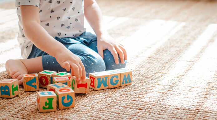 호주인 4명 중 1명, ‘육아 사막’에 살고 있다. Childcare access is an essentially element of addressing wealth and gender disparities in the workforce, but new research highlights a huge inequality of access. (Getty)