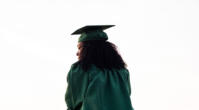 호주 문과 대학 졸업생들 HECS부채 상환 쌓여 ‘힘들어’ Andre Hunter_dre0316-unsplash