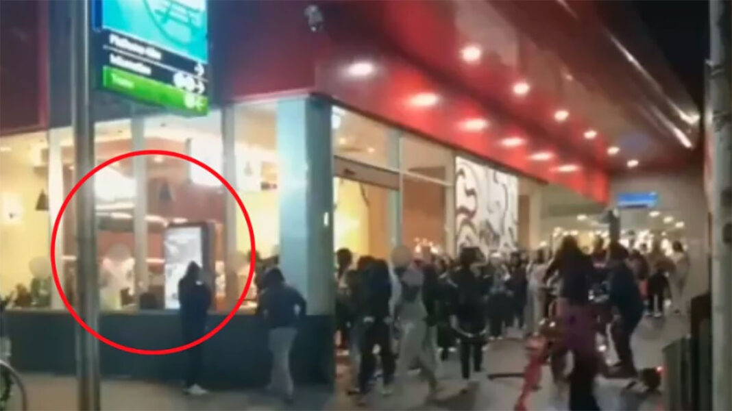 A man was attacked by a group at Homm Dessert Melbourne Central.