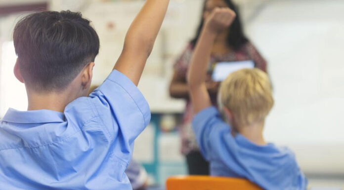 호주 연구진, 기분을 즉시 개선하는 두뇌 해킹을 밝혀내다 Schools could be designed with classrooms that incorporate curved shapes and natural views, creating an environment that enhances students’ learning and creativity. Picture iStock