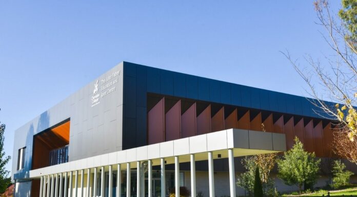 NSW 한 학교, 고학년 학생을 위한 주 4일제 수업 영구 도입 Chevalier College in Burradoo, NSW, has permanently adopted a four-day in-person week for older students. (Google Maps)