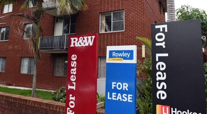 NSW 의회에 도입된 개혁에 따라 임대료 인상 상한이 정해져 Cap rent increases to one per year under reforms to rental laws to be introduced into NSW Parliament today. (Nine)