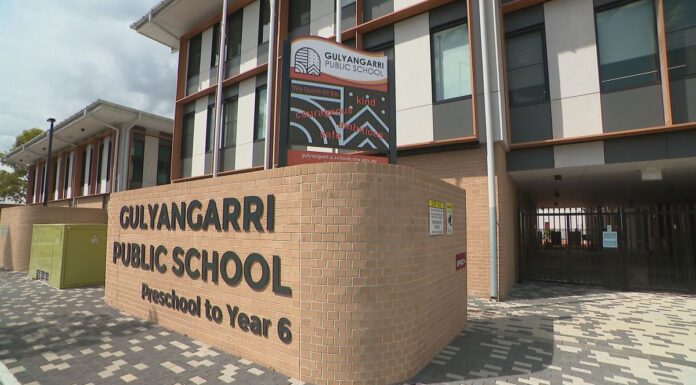 NSW 무료 보육 센터 100개 중 첫 번째 개원 The first of 100 free preschool centres has opened in NSW. (Nine)