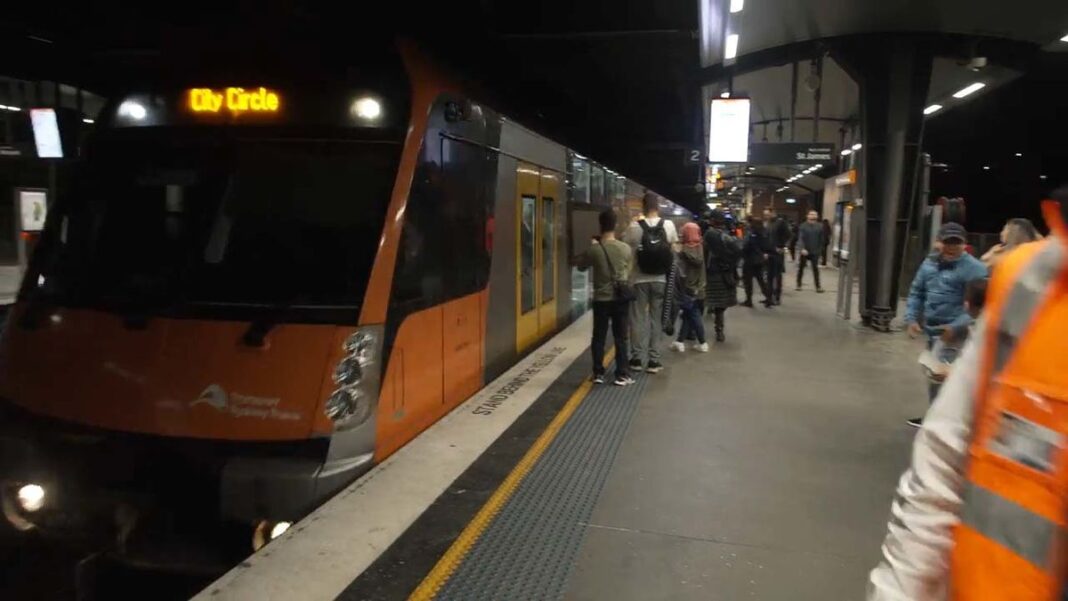 The last-ever train made its way along Sydney's T3 Bankstown line this morning, packed with enthusiasts. (Nine)