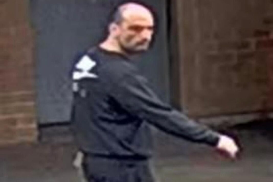 NSW Police released images of a man they believe can asisst with inquiries into the alleged stabbing. (NSW Police)