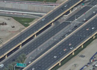 2025년부터 호주, 한국 포함 일부 국가 운전 면허증 사용 제한 roman-logov-PmT-58quSso-unsplash