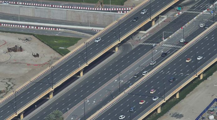 2025년부터 호주, 한국 포함 일부 국가 운전 면허증 사용 제한 roman-logov-PmT-58quSso-unsplash