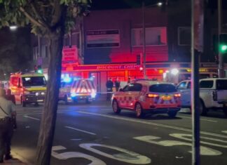 시드니 서리 힐즈, 총격사건 30대 남성 사망 A man has died after a public place shooting in Sydney's inner city. (Nine)