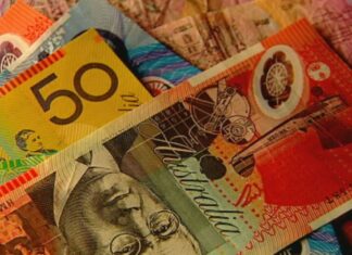 호주, 필수 품목 구매시 현금 결제 ‘의무화’ 법안 추진 The Albanese government says it will mandate that businesses must accept cash for essential items from 2026 while expanding on its plan to phase out cheques. (A Current Affair)