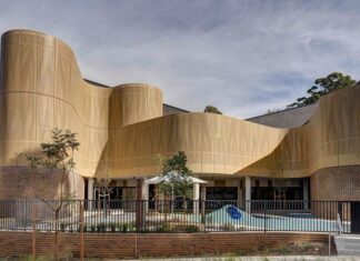 시드니 작은 학교, 2024년 세계 최고 건축물로 선정되다 Darlington Public School, in the Sydney suburb of Chippendale, beat more than 220 other shortlisted designs to win the coveted annual prize at the World Architecture Festival. (CNN)