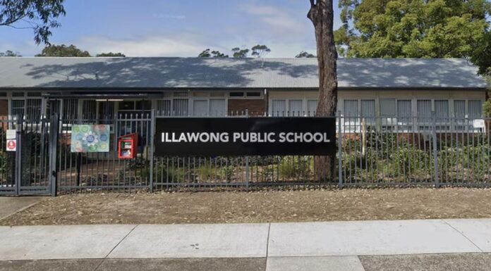 시드니 초등학교 교장, 그래픽 성교육 수업 논란으로 직무 정지 Illawong Public School. Picture Google Maps