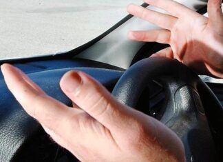 호주 남성들의 과도한 자신감: 자신이 평균보다 나은 운전자로 믿고있다. Men are considered more likely to show aggression while driving