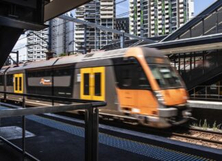 일요일 밤 법원 명령, 시드니 기차 파업 금지 NSW Premier Chris Minns made the announcement this afternoon, saying the government's best efforts to do a deal had failed. (Steven SiewertSydney Morning Herald)