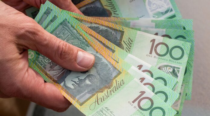 어려운 자녀 경제적 도움주는 호주 부모 증가 Financial aid by parents is increasingly be spent on living expenses, new research shows. (Getty ImagesiStockphoto)