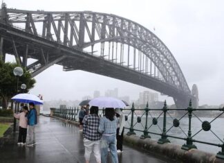 호주 기상청, 호주 동부에 폭풍과 강풍 경고 Rainfall is expected on the east coast over the coming days. Picture NewsWire Gaye Gerard