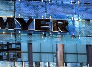 마이어, 프리미어 인베스트먼트의 주주들이 합병 계약 지지 Retail giant Myer will take charge of Premier Investments' clothing division under a deal backed by shareholders from both companies. (Nine)