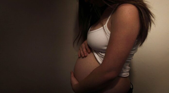 시드니 사립병원 여성 60%가 제왕절개로 아기분만 A generic file photo of a pregnant woman. (AAP)