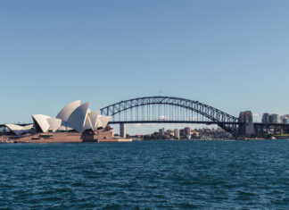 수영 피해야 할 시드니 하버 비치는 어디? apri pethybridge_unsplash