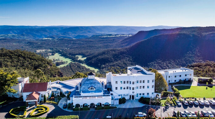 쿠링가이 시 의원 유명 호텔 워크숍 2만 달러 Booking.com에서 호텔 예약 사이트로 소개된 하이드로 매제스틱의 전경. 사진 출처 시드니 모닝 해럴드.