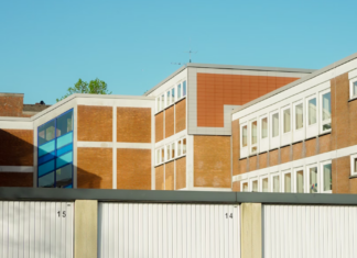 호주 공립 초등학교 액소더스 사립, 가톨릭학교로 Pavel Moiseev_unsplash