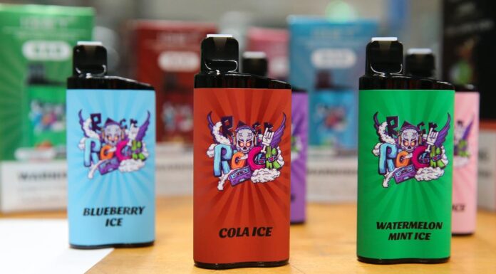 NSW 정부, 젊은이들 전자담배 끊기 돕는 앱 출시 Vape products can cause health issues in various forms. Picture NewsWire Gaye Gerard