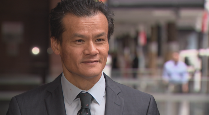 NSW 임차인 불법적인 신원조회 후 약 5만달러 환급 Fair Trading Minister Anoulack Chanthivong. (Nine)