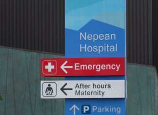 시드니 병원에서 B형 간염 노출 우려로 200명 이상의 어머니들 경고 NSW Health has issued a health warning after it emerged that hundreds of mothers may have been exposed to hepatitis B at a Sydney Hospital over a period of 11 years. (Sydney Morning Herald)