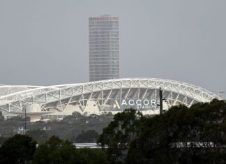 서부 시드니, 뉴캐슬 스포츠 경기장에서 풀-강도 맥주 제공, 새로운 실험 시작 Accor Stadium in Sydney's west is one of three stadiums to undergo the six month trial. (Getty)