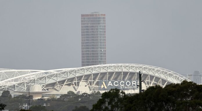 서부 시드니, 뉴캐슬 스포츠 경기장에서 풀-강도 맥주 제공, 새로운 실험 시작 Accor Stadium in Sydney's west is one of three stadiums to undergo the six month trial. (Getty)