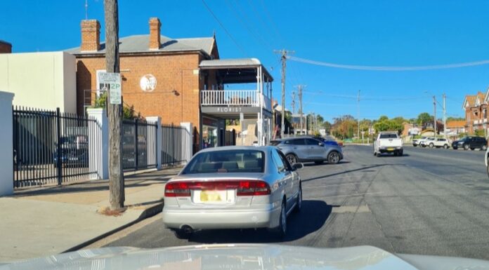 73세 호주남성, 거의 100년후까지 운전 금지 Bathurst police arrest the man around 915am on Sunday, March 9. (Facebook Traffic and Highway Patrol Command)