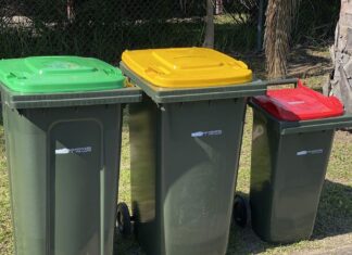 NSW, 녹색 쓰레기통 의무화 법안 통과 Councils will be required to give households a green-lid bin by 2030. (Eurobodalla Shire Council)