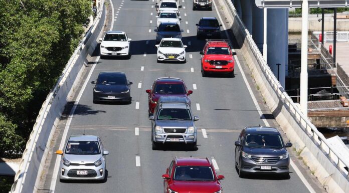 호주 NSW·빅토리아, 안작 연휴 기간 교통사고로 16명 사망 Sixteen even lives were taken and hundreds were injured on NSW and Victorian roads over the course of the Anzac Day long weekend Picture NewsWireTertius Pickard