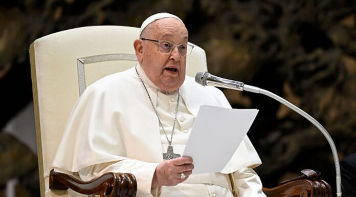 로마 교황 프란치스코, 88세로 선종 Pope Francis holds his homily during the weekly General Audience at the Paul VI Hall back in February. (Getty)