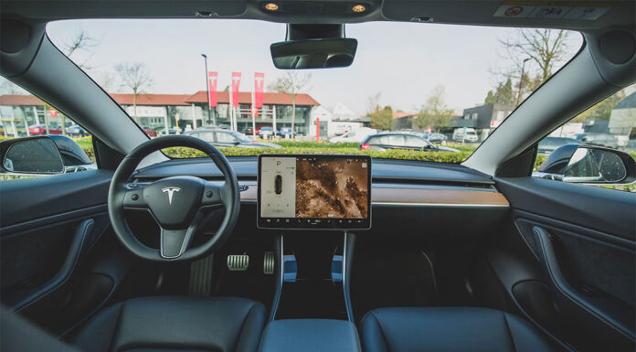 호주 · 미국서 테슬라 계기판 조작 의혹…집단소송 제기 Bram van oost_unsplash