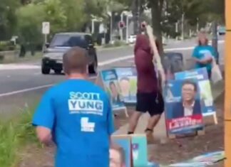 호주 시드니 맥쿼리 파크 선거 부스서 선거표지판 발로 찬 남성 기소 A man has been charged with intimidation after he was filmed allegedly kicking several political signs outside a pre-polling booth in Sydney. (Nine)