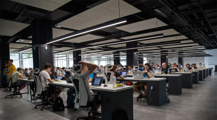 자영업자가 직원을 고용할 때 꼭 알아야 할 고용법 상식 alex kotliarskyi_unsplash