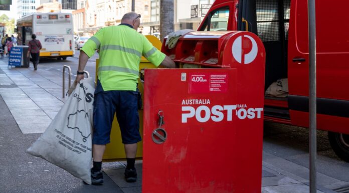 호주, 우편물 오배송 논란 해결 위해 앱 기능 도입 Australia Post is introducing a new feature to its app which allows customers to see photos of attempted deliveries. (Getty)