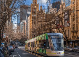 호주, 디즈니랜드 건립 계획 무산…아부다비에 새 테마파크 개장 예정 Melbourne has been the rumoured location of a new Disney park for decades. (Visit Victoria)