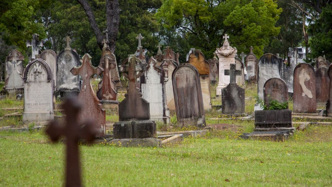 .In 2023, reports ﻿emerged that Sydney's cemeteries were running out of space, with the Orthodox and Muslim sections due to run out within four years. (Getty)