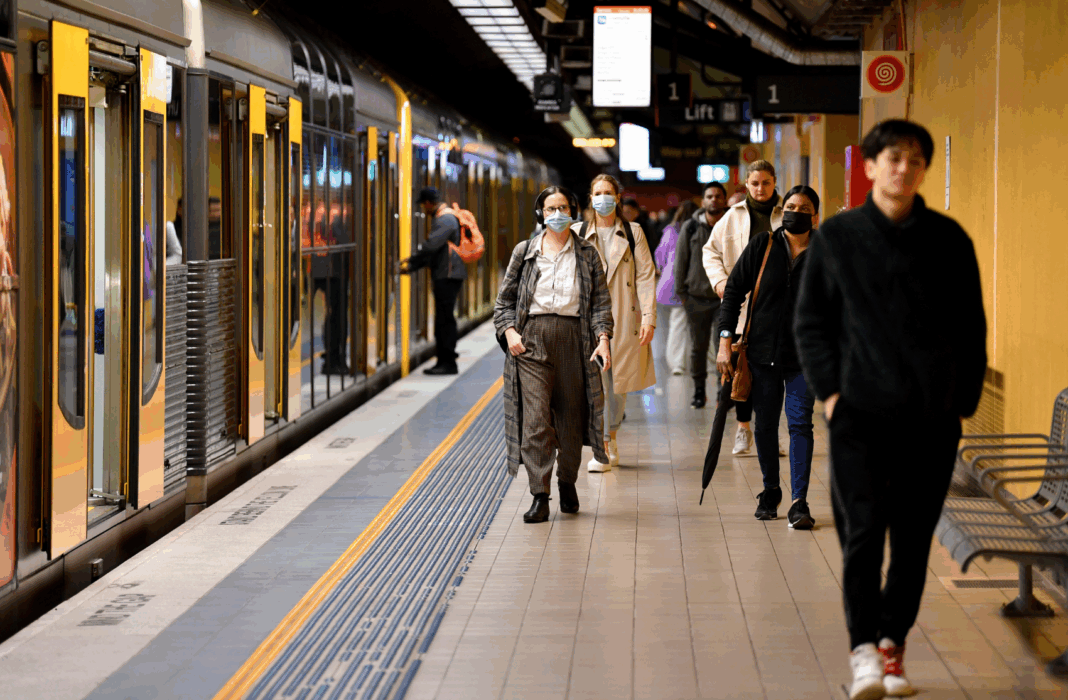 The state government has offered rail workers a 9.5 per cent pay rise over three years. (AAP Bianca De Marchi)