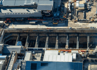 호주 파라마타 중단됐던 메트로 공사 재개 Excavation work for Sydney Metro West at Parramatta has been taking place for the past two years. (ABC News Patrick Thomas)