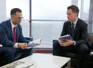 호주 NSW 예산, 생활비 대책 없고 주택 투자 집중 예고 NSW Treasurer Daniel Mookhey and Premier Chris Minns. (Nine)