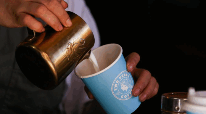 호주 커피 값 12달러까지 오를 수 있어, 국제 공급 압박 영향 The price of wholesale coffee has more than doubled in less than two years. Picture NewsWire Gaye Gerard