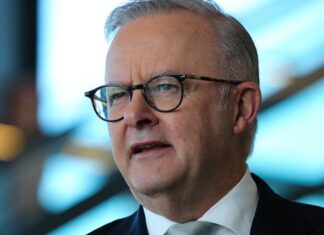 호주 총리 보수 세계 정상급인데 또 인상 Politicians are set to get a 2.4 per cent pay rise. Picture NewsWire Gaye Gerard