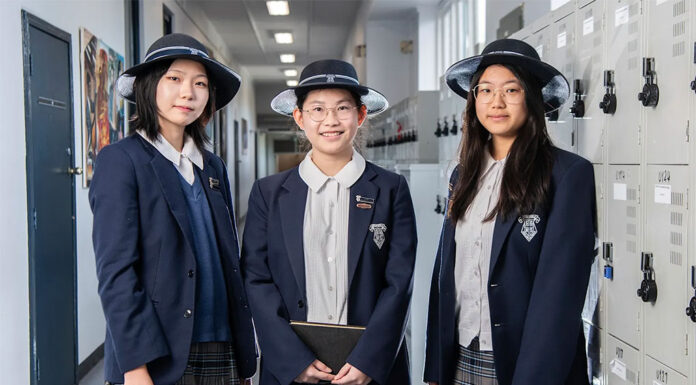 국제 학생 시드니 인기 공립학교 선호 Strathfield Girls High School international students Liwon Ahn, Yashan Liang and Changyue Liu.CreditSteve Siewert